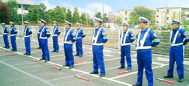 公安警備 警備・駐車場管理 - 株式会社エイト