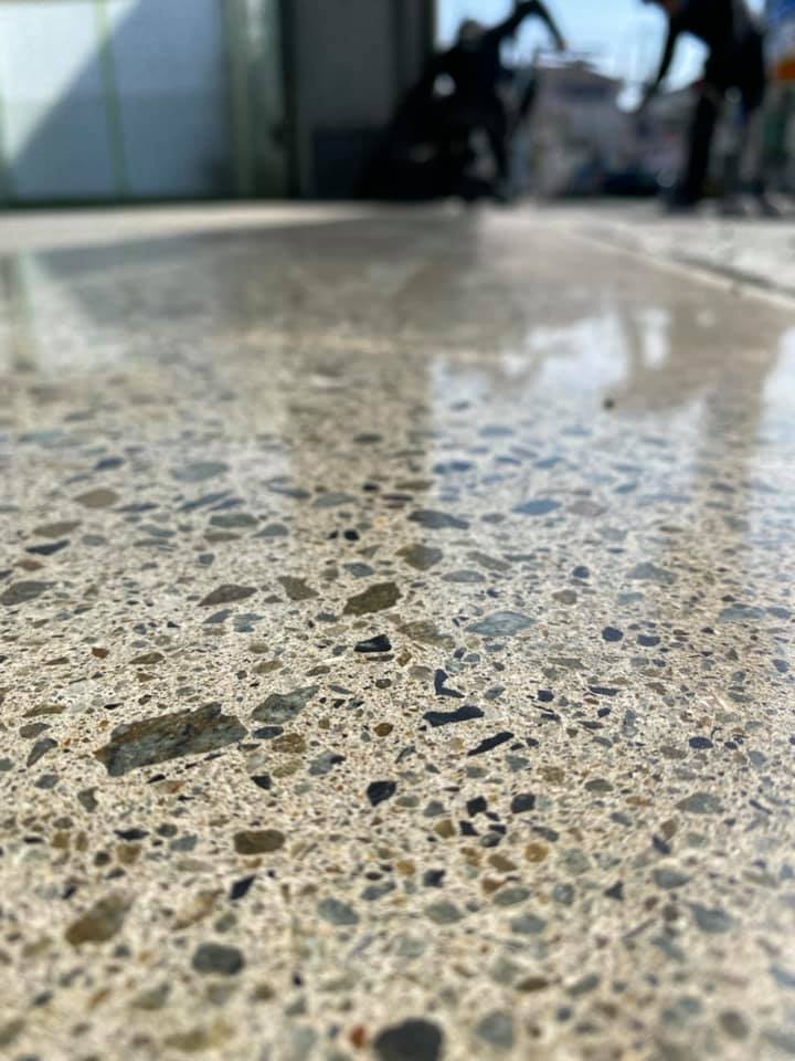 コンクリート研磨事業 - 株式会社エイト