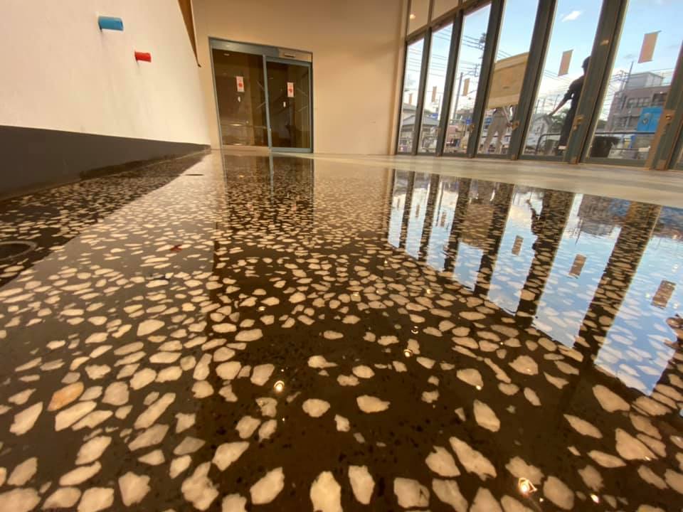 コンクリート研磨事業 - 株式会社エイト