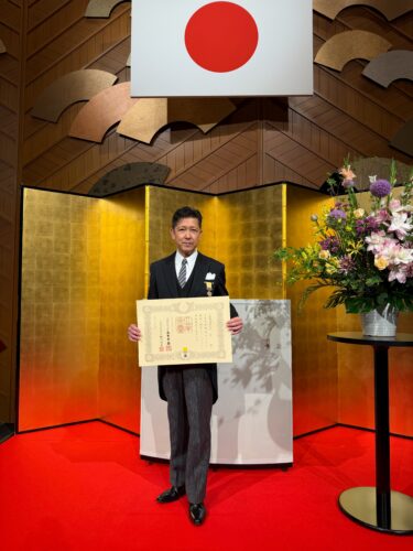 代表取締役 門倉裕 黄綬褒章受章のお知らせ